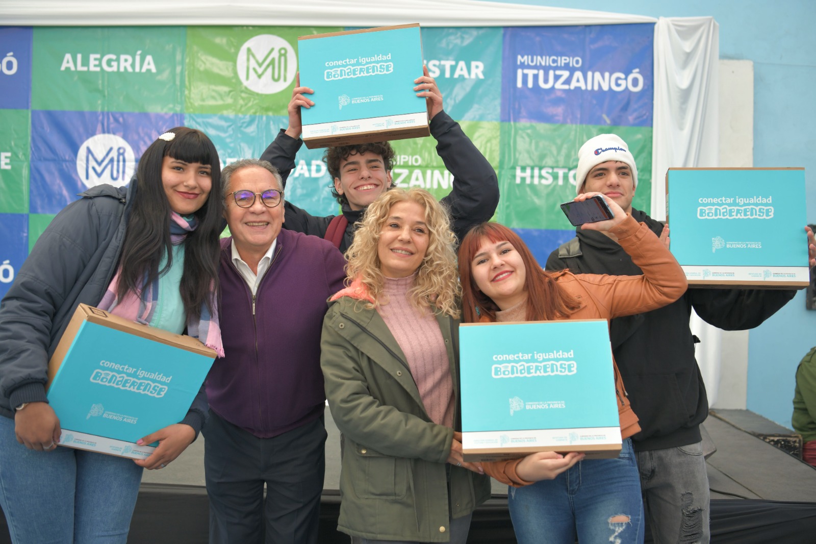 1500 estudiantes de Ituzaingó recibieron sus notebook del programa Conectar Igualdad Bonaerense