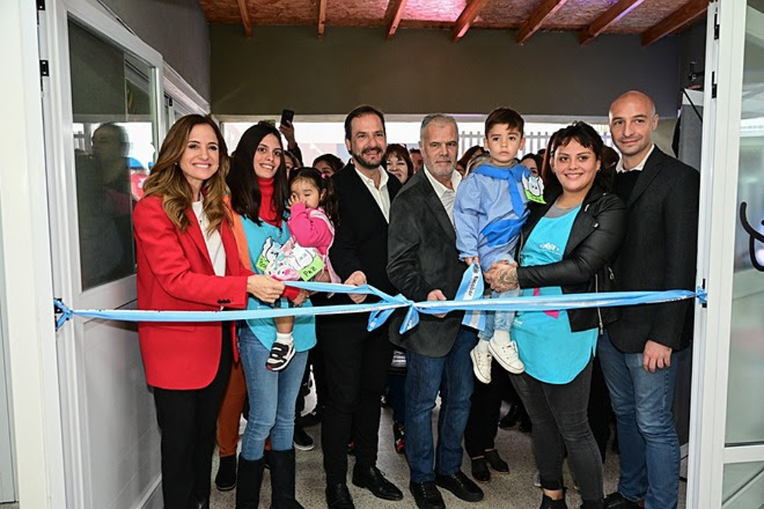 Ariel Sujarchuk y Tolosa Paz inauguraron el nuevo Centro de Desarrollo Infantil de Maquinista Savio