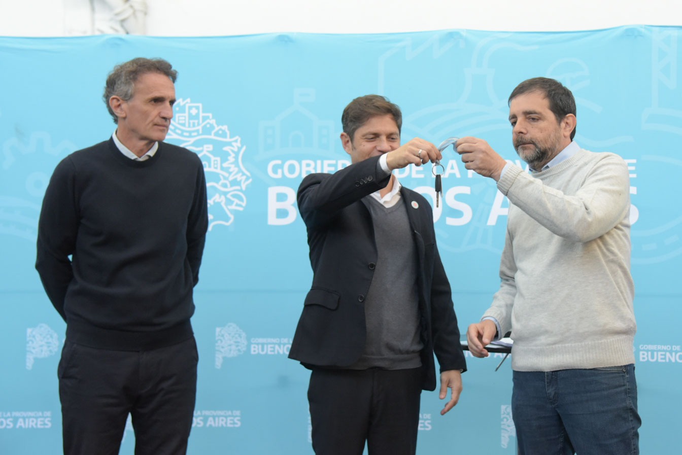 Moreira y Kicillof recorrieron la nueva base UTOI de San Martín