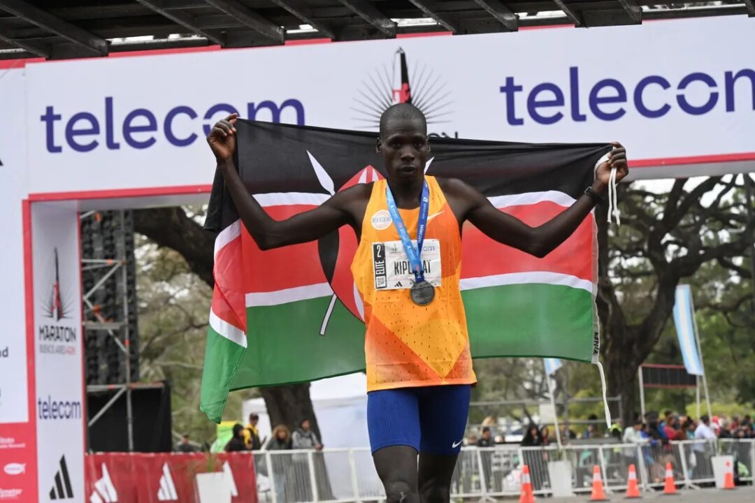 Maratón de Buenos Aires: ganó un keniata y dos argentinos quedaron en el top 10