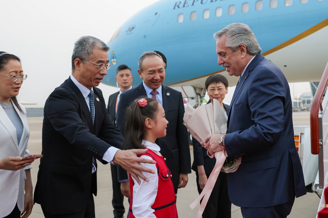 El presidente llegó a China para reunirse con empresas y participar de foro internacional