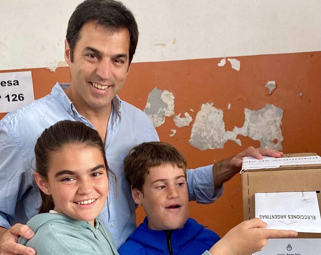 Ramón Lanús voto en una escuela de Beccar