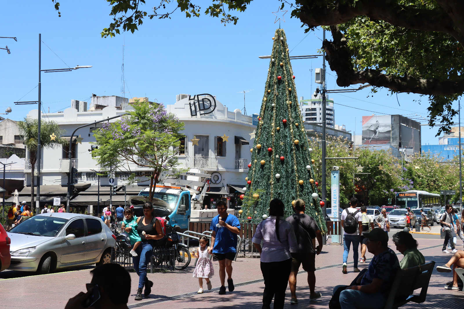 Promociones y sorteo navideño en el centro comercial de San Miguel