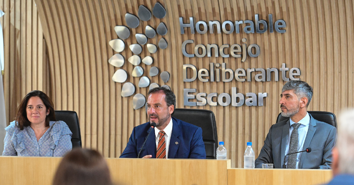 Se realizó el acto de jura de Concejales y Concejalas en el HCD de Escobar