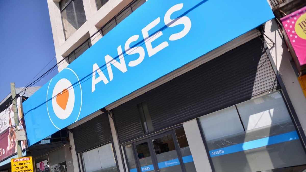 El Gobierno suspendió la entrega de créditos de la Anses para trabajadores y jubilados