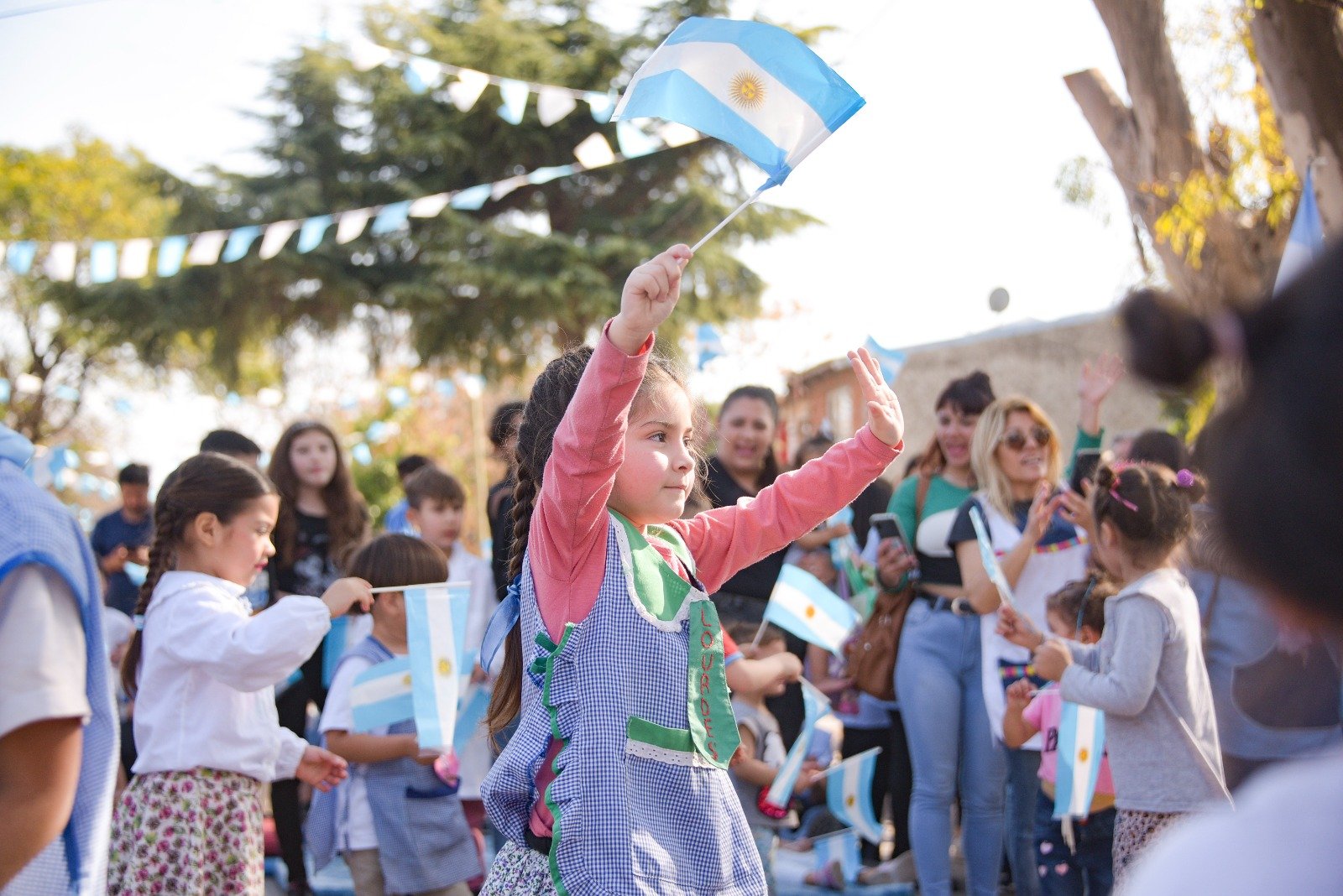 Ituzaingó celebra el 25 de Mayo en la Plaza 20 de Febrero - Informe ...