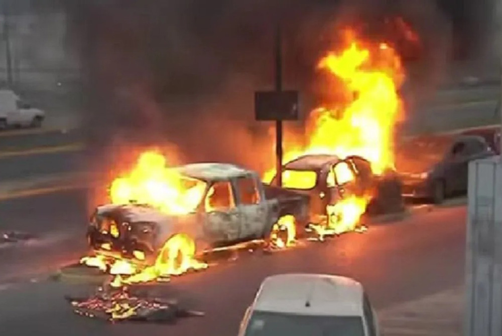 Tres de Febrero: incendian autos y un patrullero tras el crimen de un Delivery