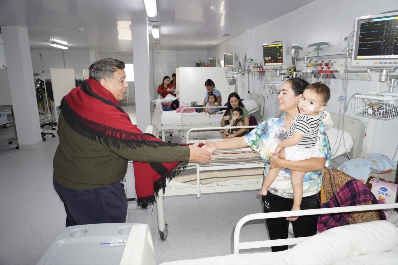 El intendente Mario Ishii visitó a los pacientes internados en los hospitales municipales