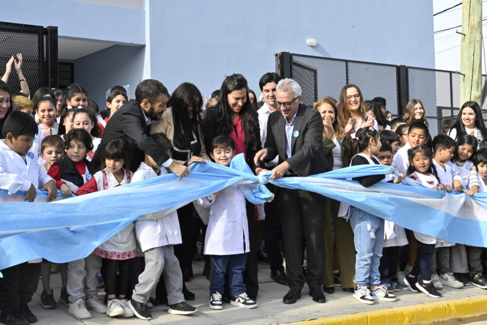 Julio Zamora inauguró la Escuela Primaria N°23 “Pablo Pizzurno” de Don Torcuato