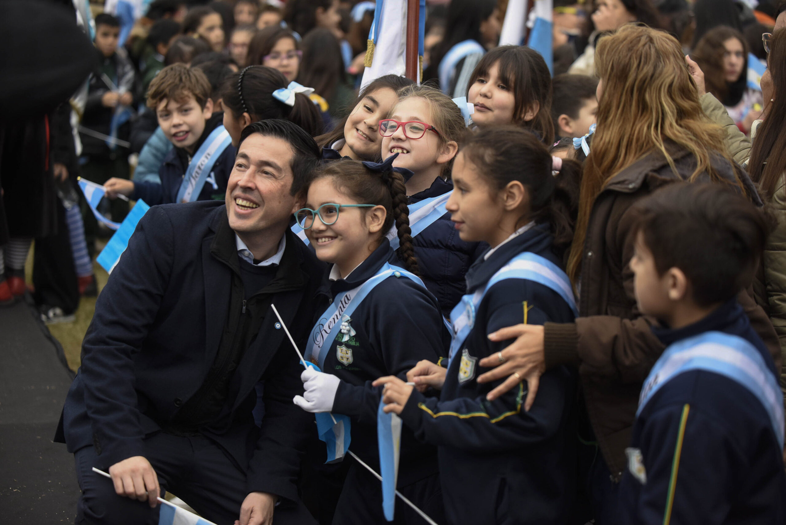Los alumnos de 4to año de las escuelas primarias de Malvinas Argentinas, realizaron la Promesa de Lealtad a la Bandera