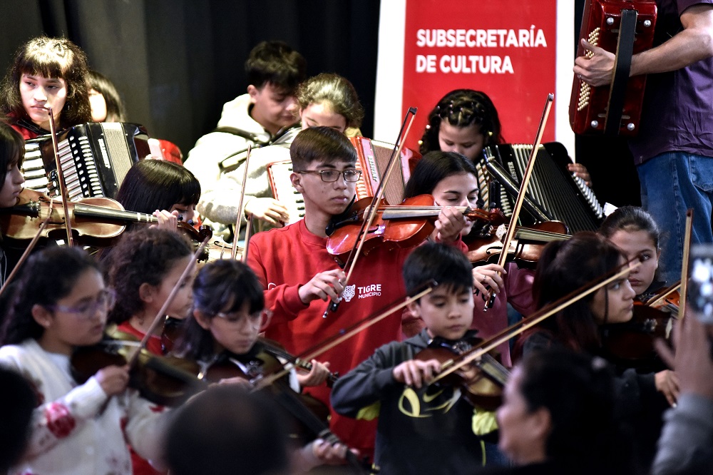 Con un show de la agrupación “Leda Valladares”, el Programa de Orquestas Infanto Juvenil de Tigre celebró su 15° aniversario