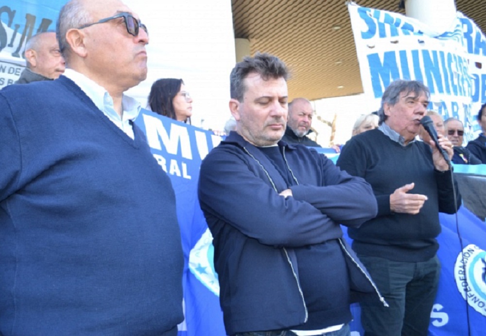 Los municipales de San Isidro con una masiva movilización en las puertas del Palacio Municipal