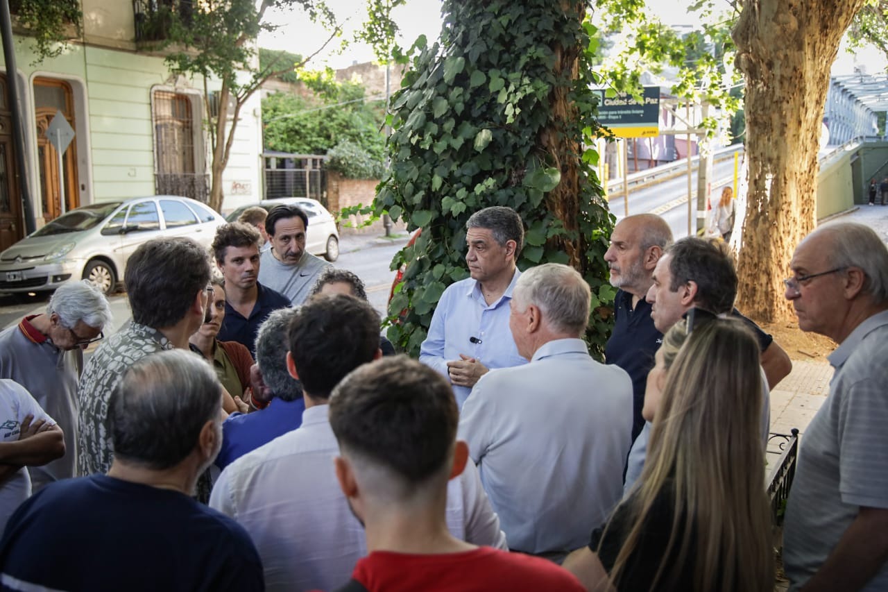 Junto a vecinos, Jorge Macri confirmó la reapertura del puente de Ciudad de la Paz, en Palermo