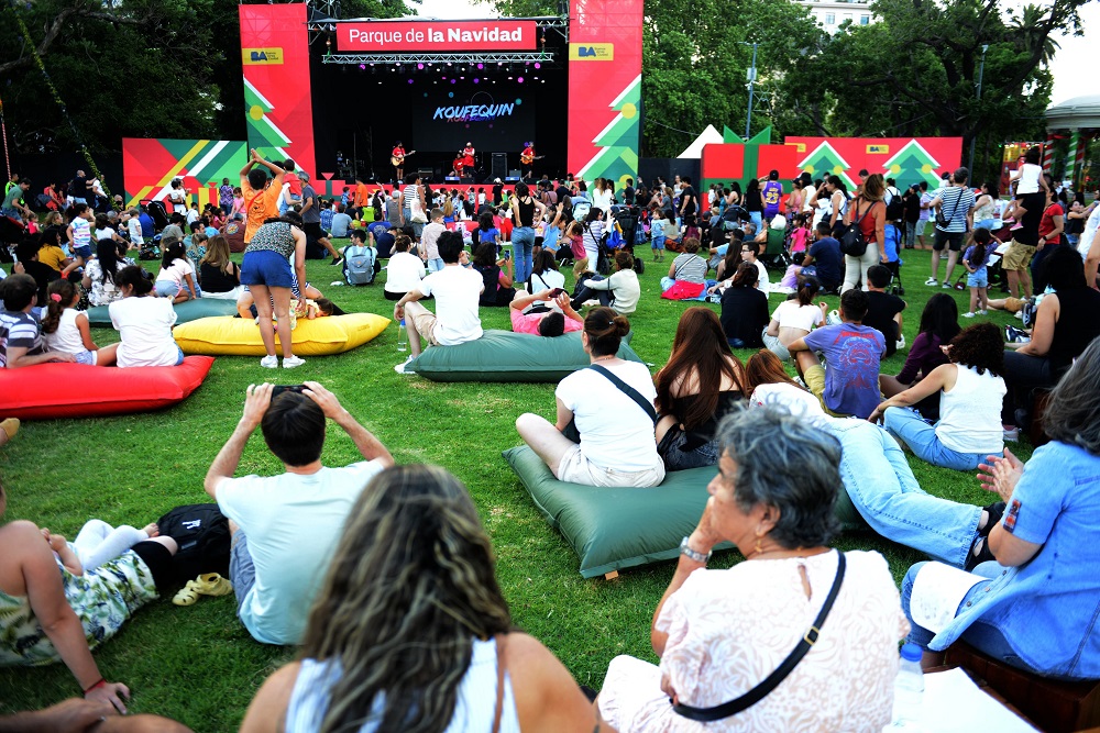 Abrió el Parque donde Papá Noel recibe a los más chicos y se celebra el tiempo de la Navidad