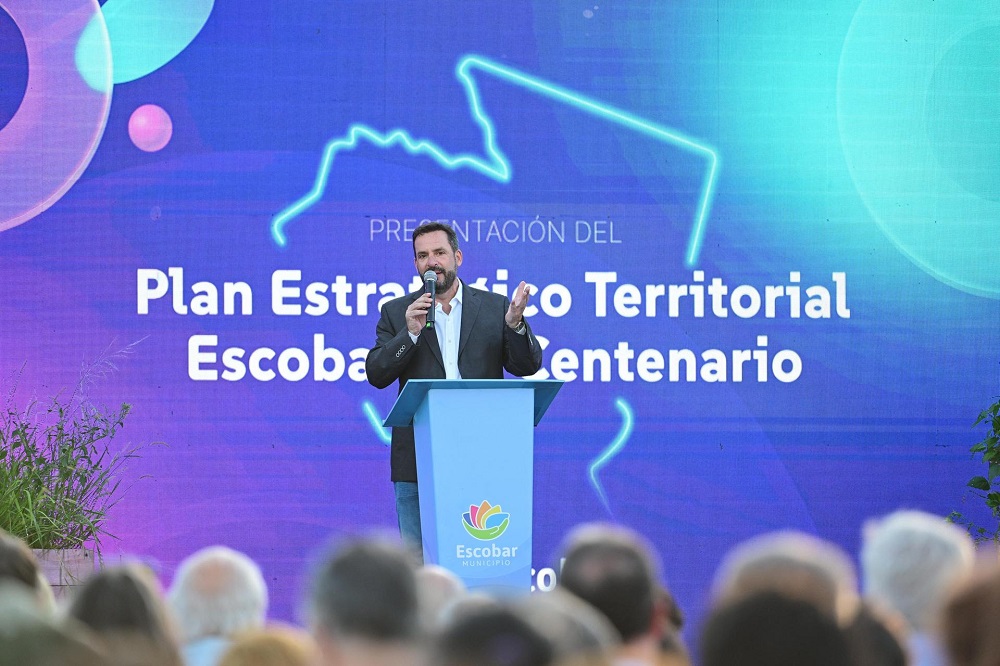 Ariel Sujarchuk presentó el Plan Estratégico Territorial (PET) de Escobar del Centenario