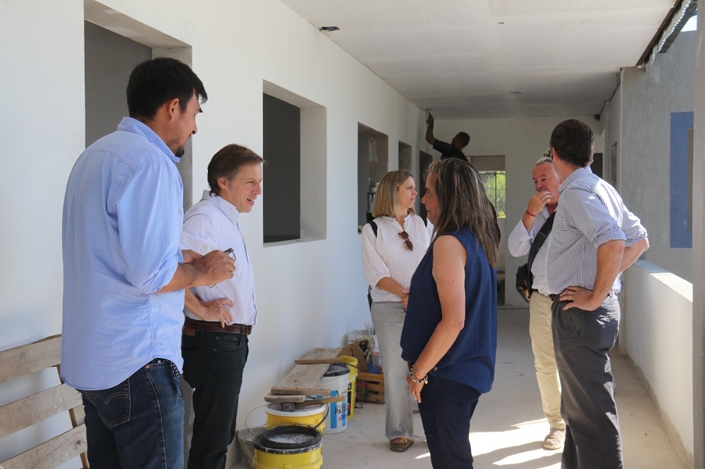 Jaime Méndez recorrió la obra de la ES N°11 de barrio Obligado