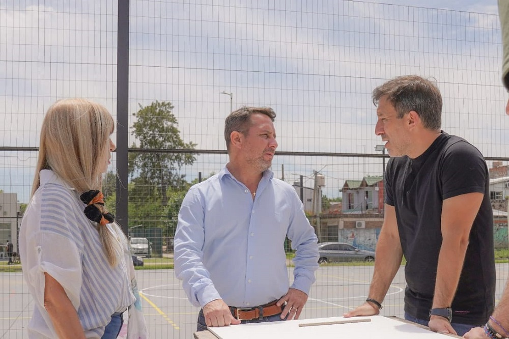 Pablo Descalzo recorrió obras de pavimentación y de construcción para recreación y salud