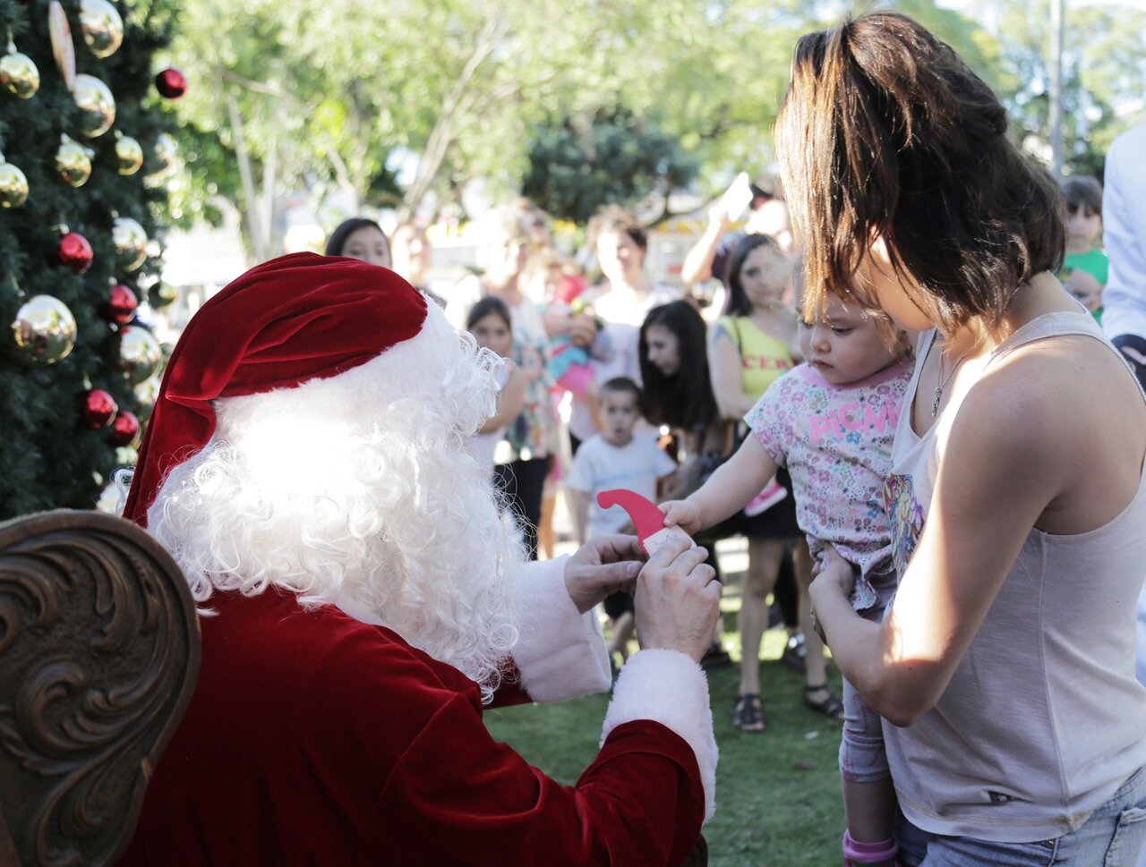 Promociones y shows en las vísperas de navidad en Vicente López