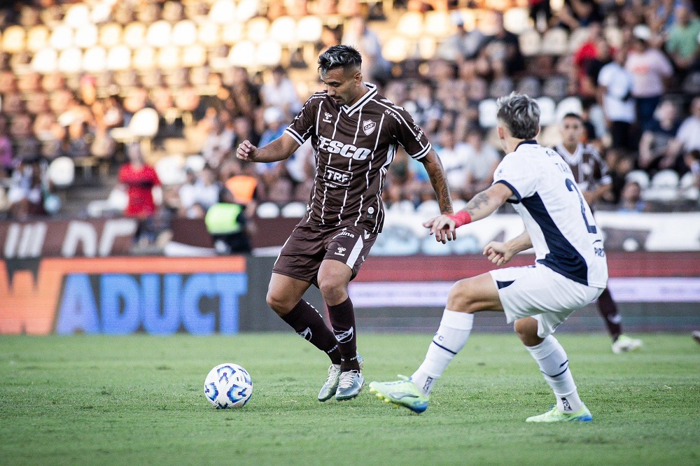 Platense logro un empate sobre el final contra Independiente