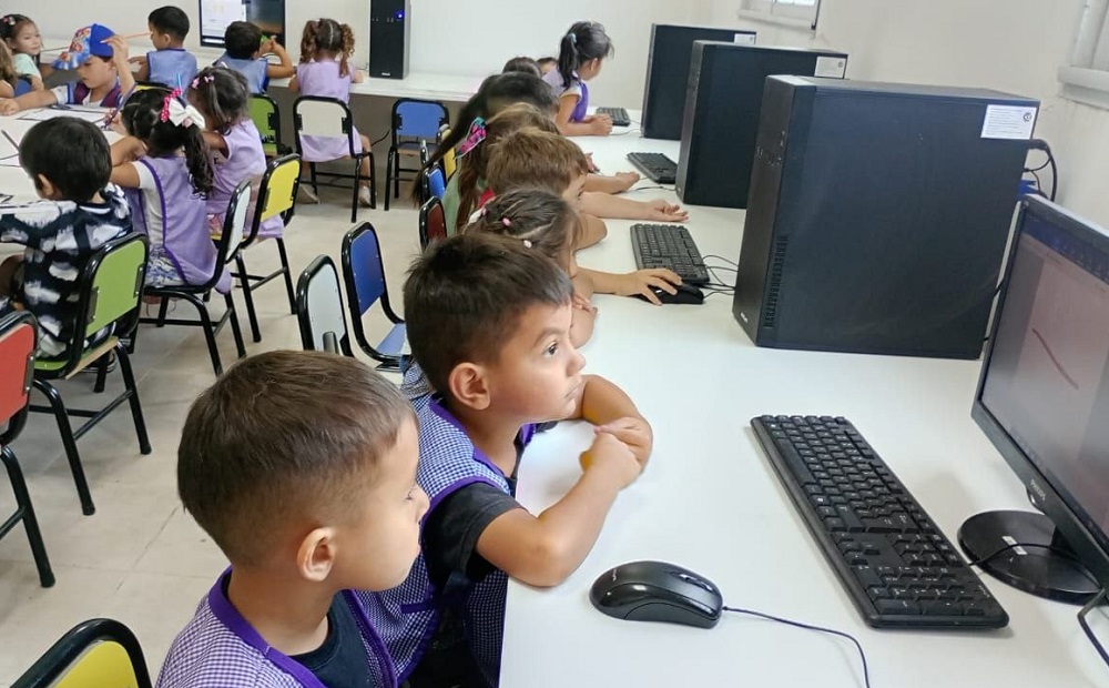 El municipio de José C. Paz ofrece informática en los Centros de la niñez y Primera Infancia