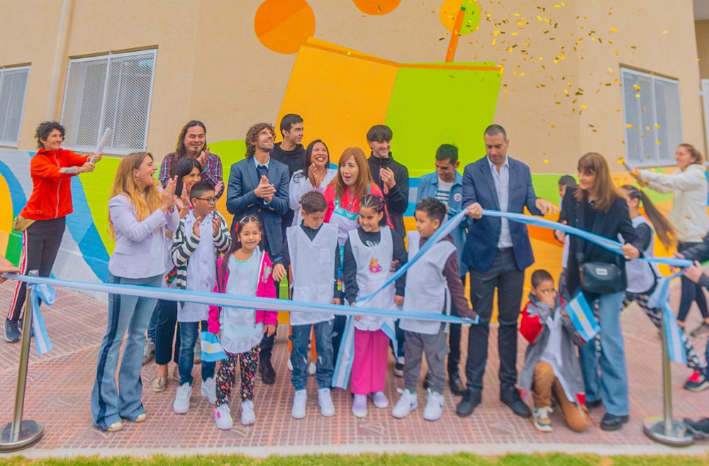Juan Andreotti inauguró la renovación de la Escuela Primaria N°15 y Secundaria N°26