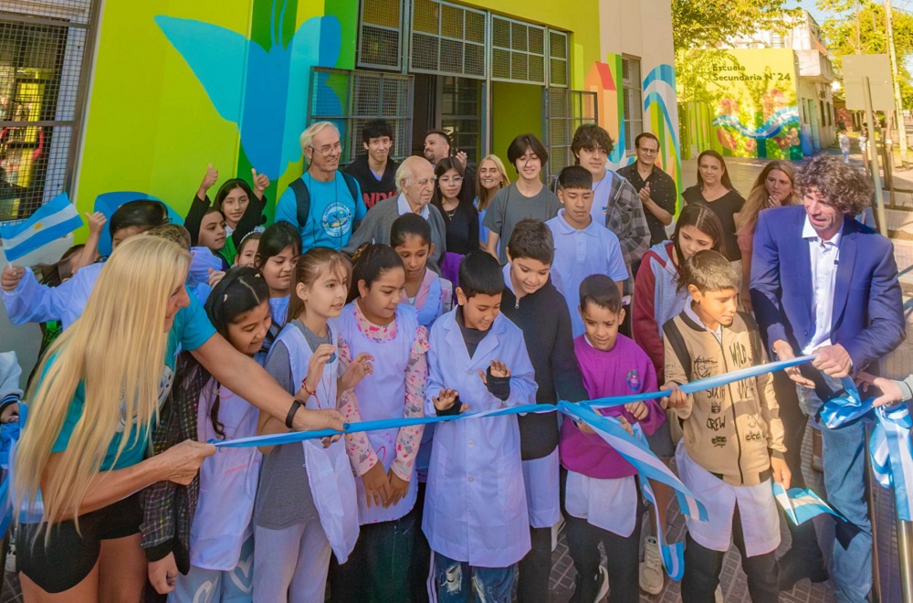 Juan Andreotti inauguró la renovación de la Escuela Primaria N°17 y Secundaria N°24