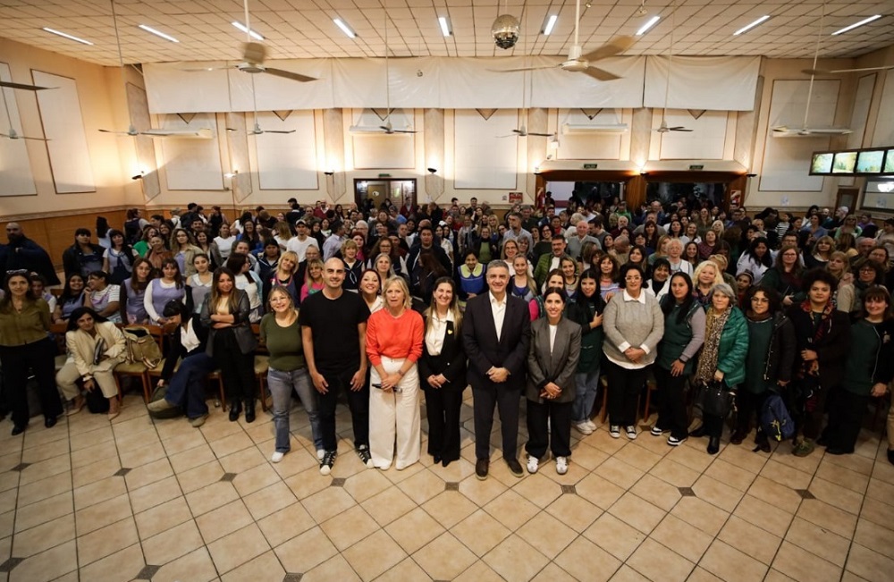 Jorge Macri reconoció el trabajo de los docentes y médicos de la Ciudad: “Ninguna IA los puede reemplazar”