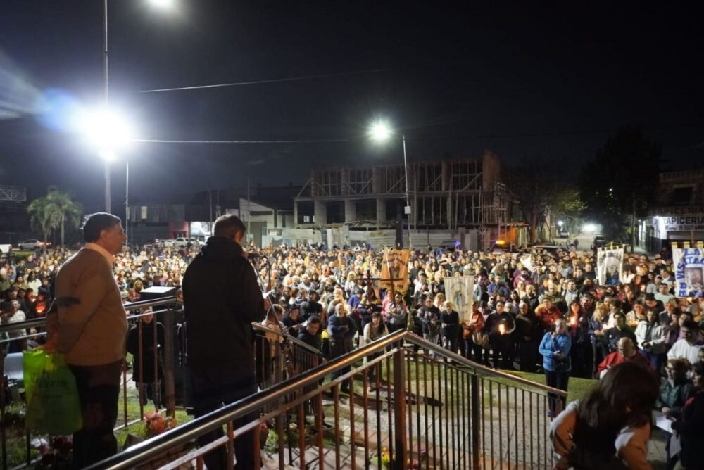 José C. Paz: La municipalidad acompaño el tradicional vía crucis en semana santa