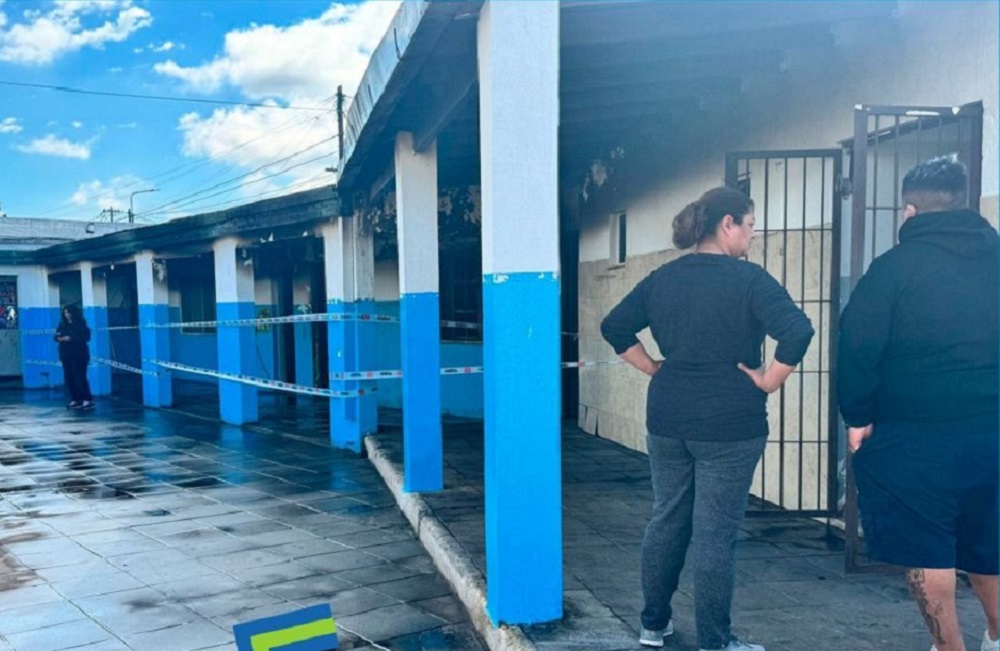 Incendio en una escuela primaria José C Paz, investigan si fue intencional