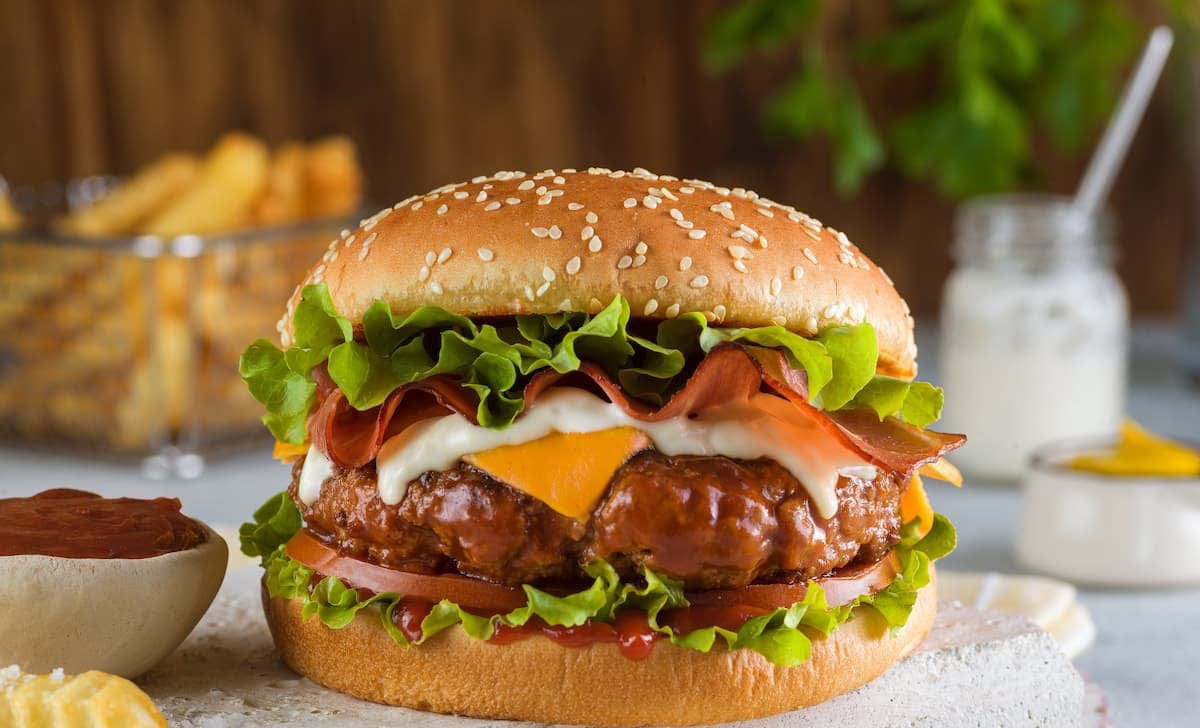 “Sabores de San Isidro” invita a probar las mejores hamburguesas con un importante descuento