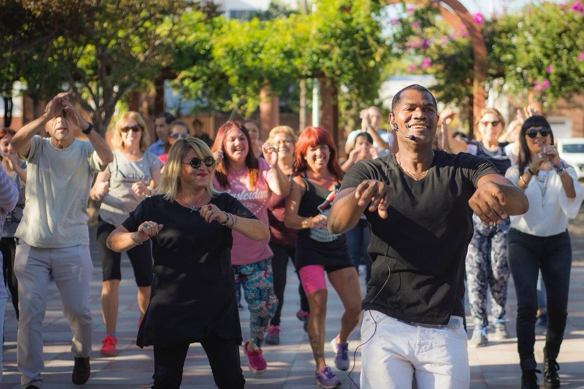 San Isidro celebra el Día Internacional de la Danza a puro baile en el Parque Arenaza