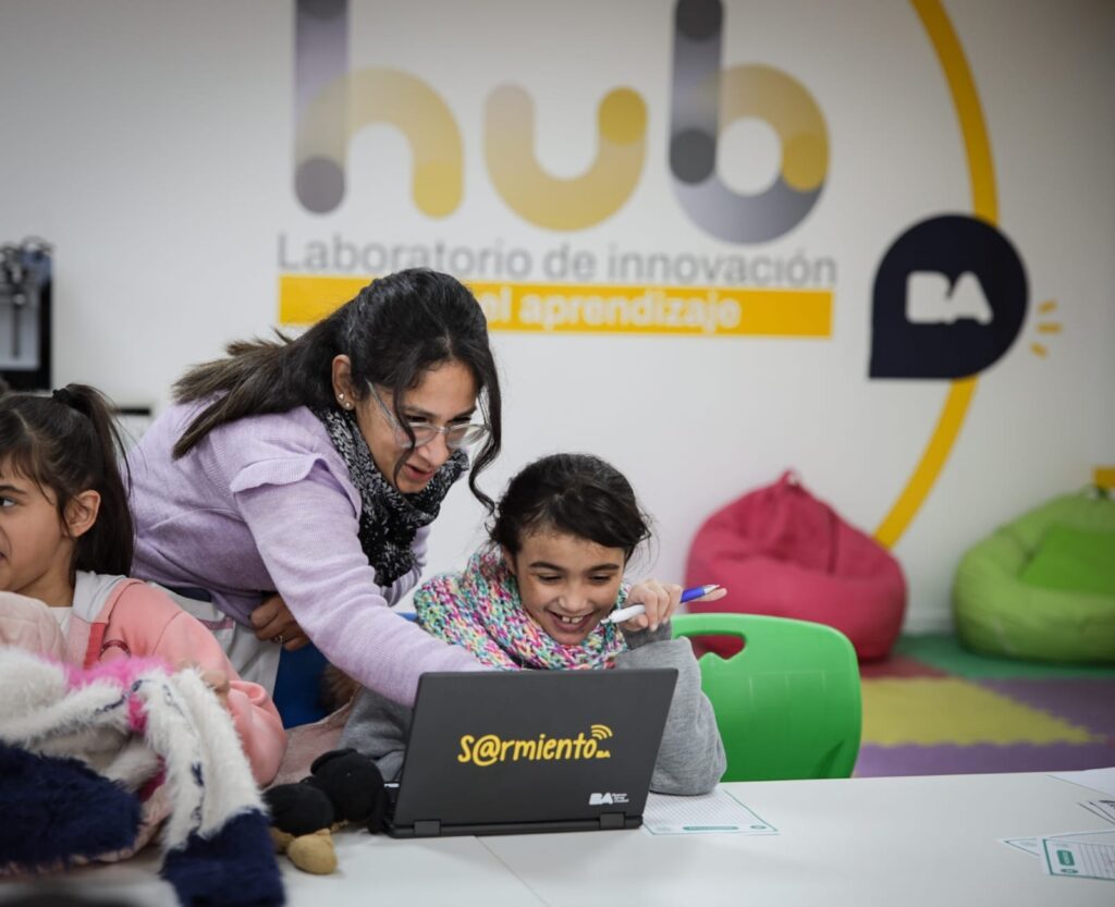 Ciudad, Experiencia hub