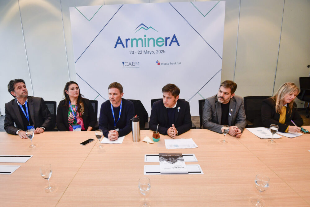 Kicillof se reunió con empresarios y representantes del sector minero