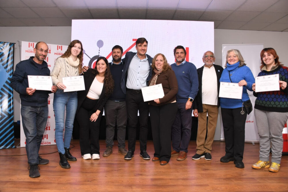 Morón entregó diplomas de los cursos de Impulso Digital en la UIO