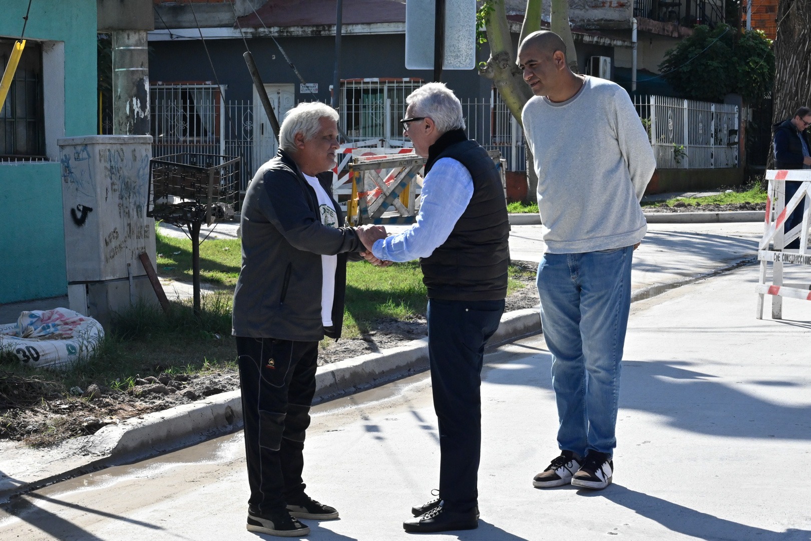 Plan de Asfaltos: avanza la pavimentación de la calle Antares del barrio La Paloma en El Talar