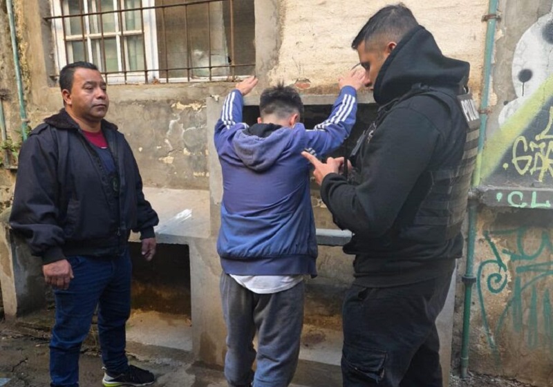 detenciones, en el barrio Carlos Gardel