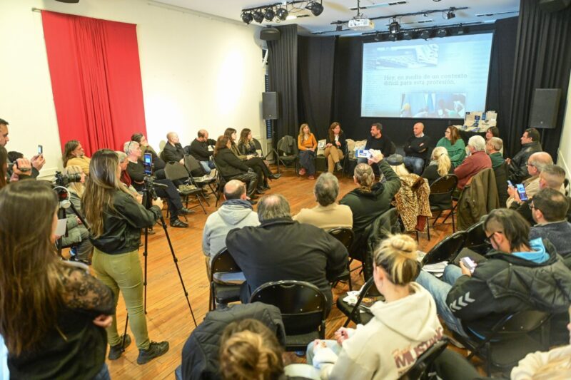Sujarchuk, día del Periodista Teatro Seminari