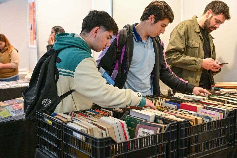 Comenzó la Semana de la Educación en Escobar Feria del Libro y Feria Universitaria