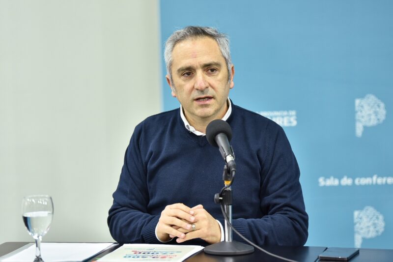 Conferencia de prensa de los ministros Bianco, Larroque y Alonso