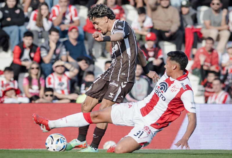 En un partido con polémica Platense se trajo un punto de Córdoba ante Instituto
