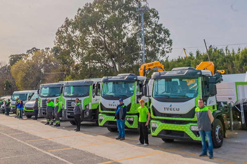 Juan Andreotti presentó 10 camiones y vehículos para reforzar servicios municipales