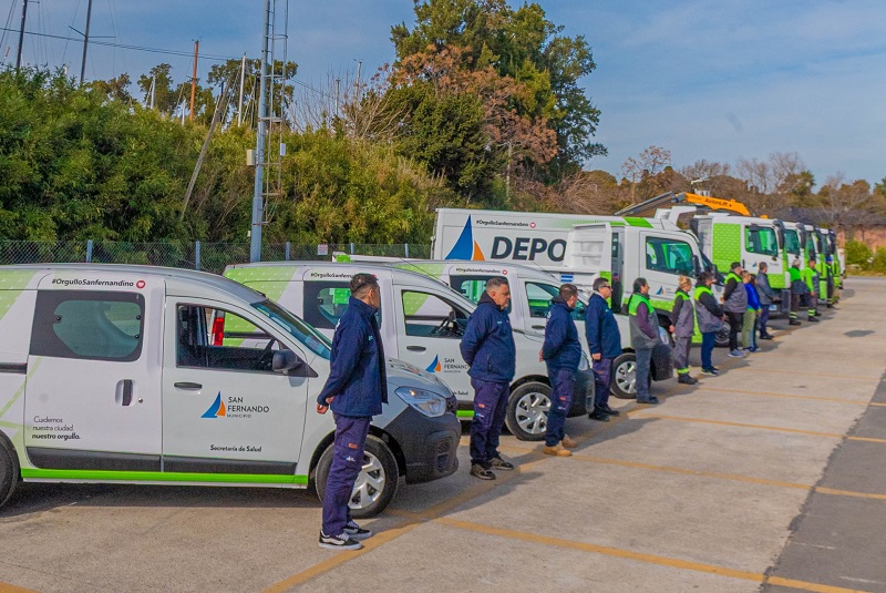 Juan Andreotti presentó 10 camiones y vehículos para reforzar servicios municipales
