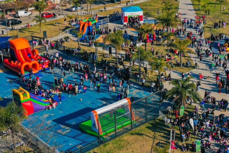 Juan y Eva Andreotti compartieron una nueva tarde de juegos por el Mes de las Infancias