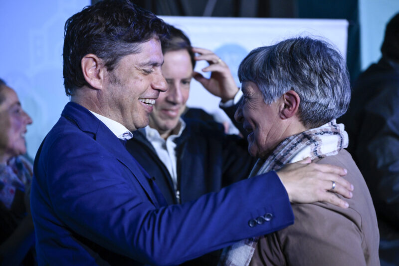 Kicillof entregó móviles policiales para fortalecer la seguridad en San Miguel