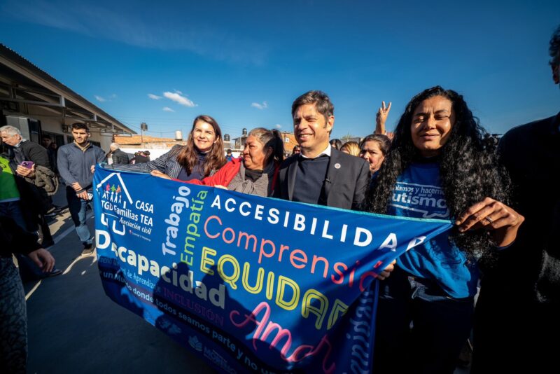 Kicillof inauguró junto a Mariel Fernández el edificio educativo N°270 en Moreno