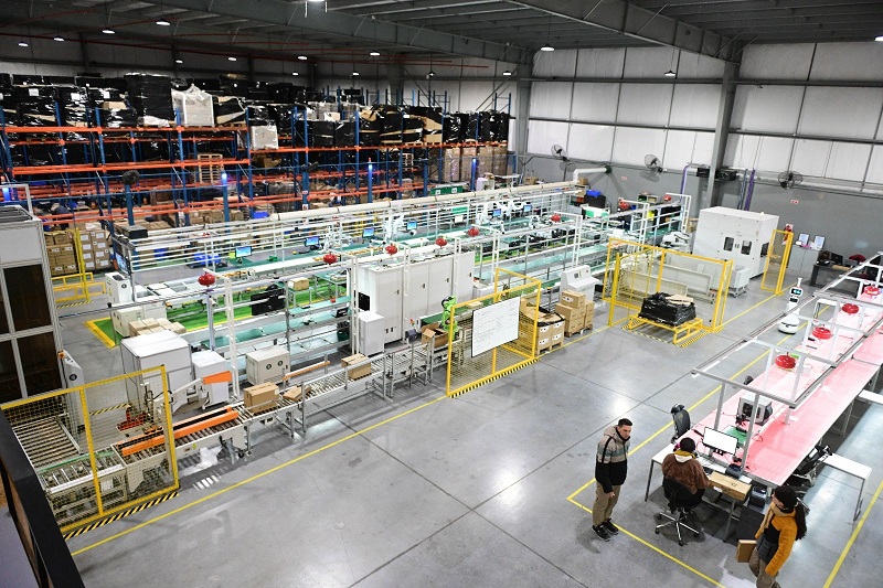 La primera computadora con IA de Latinoamérica se fabrica en Escobar 