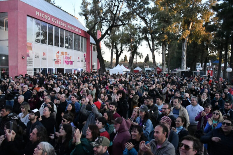 Miles de personas participaron de la 2da Feria del Libro en Morón