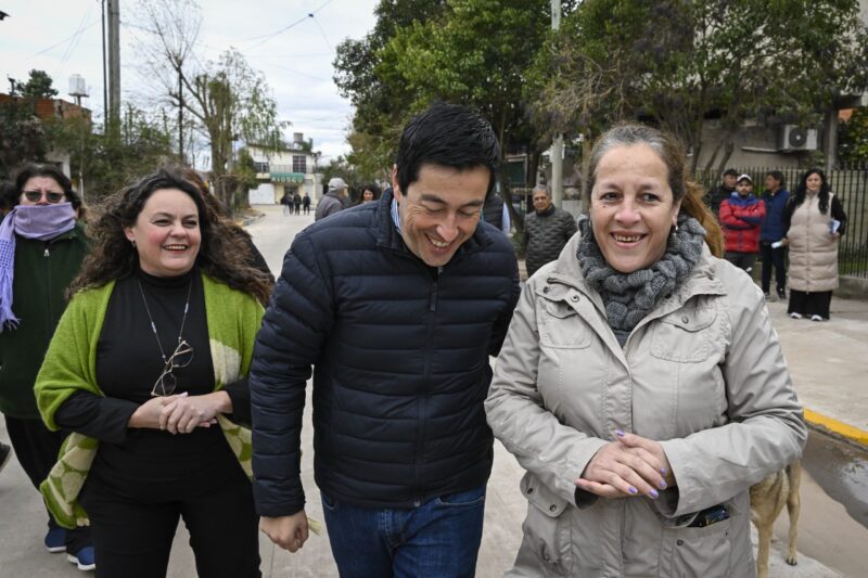 Nardini inauguró la primera etapa de obras de pavimentación en el Barrio Santa Mónica