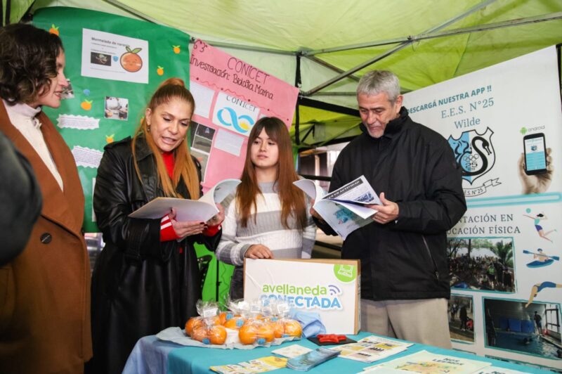 Por el programa “Avellaneda Conectada”, más de 3700 estudiantes recibieron su netbook
