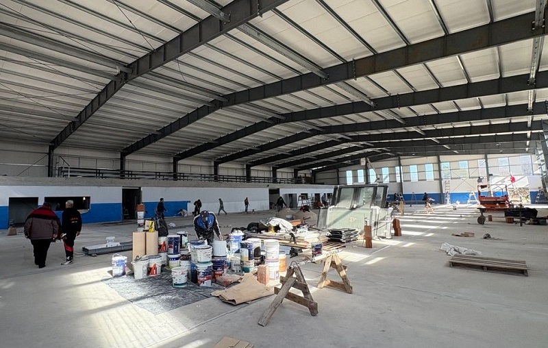 El intendente Mario Ishii recorrió el avance de obra del nuevo polideportivo